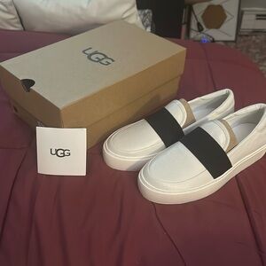 Ugg white casual sneakers!
